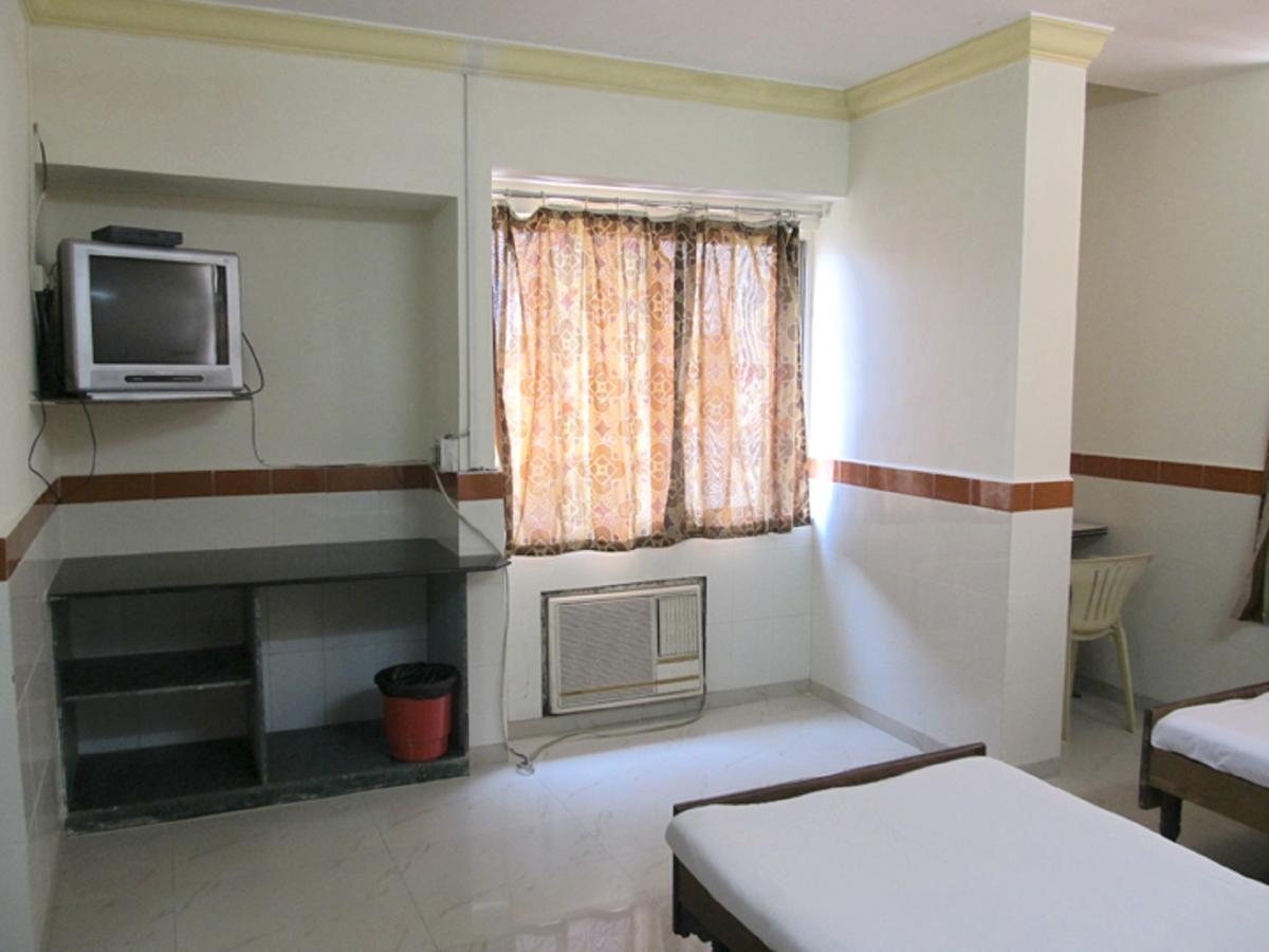 Diamond Hotel Daman Exterior photo